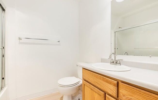 1 bed, 1 bath, 547 sqft, $1,350, Unit 32