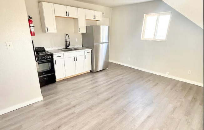 608 Bay State Ave #2