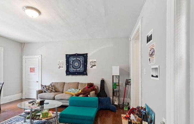 2 beds, 1 bath, 900 sqft, $1,590, Unit 3412 Spring Partners LP-1F