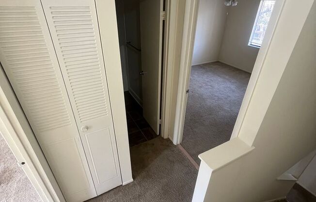 2 beds, 1.5 baths, 1,050 sqft, $1,150, Unit #84