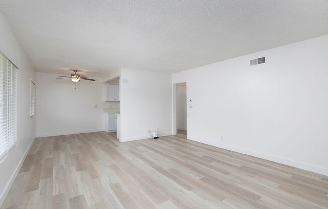2 beds, 1 bath, 950 sqft, $2,375, Unit 84