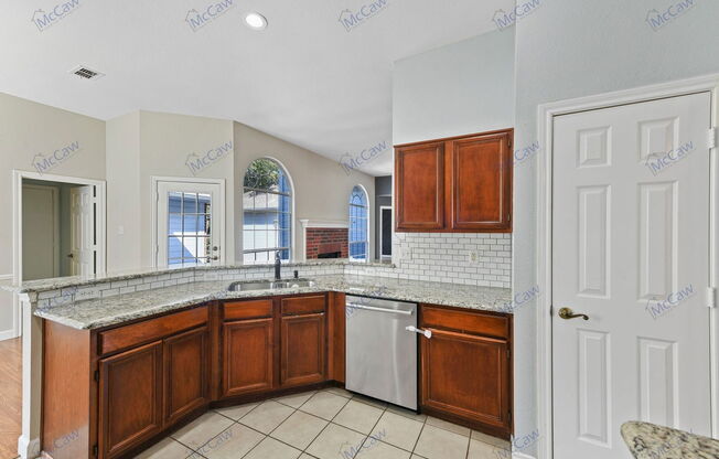 3 beds, 2 baths, 1,818 sqft, $2,395