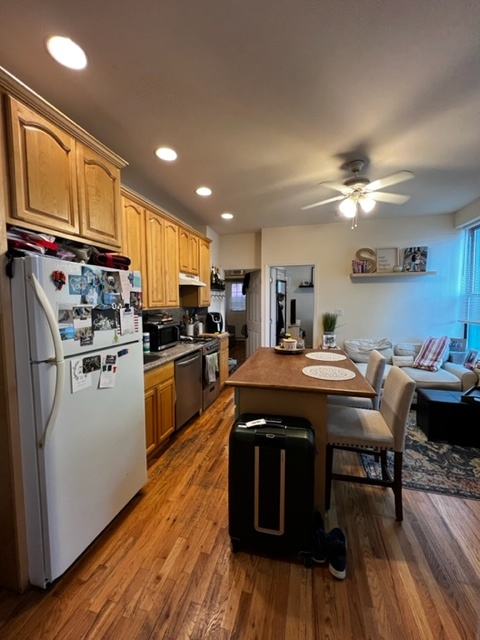 2 beds, 1 bath, $3,450, Unit 2R