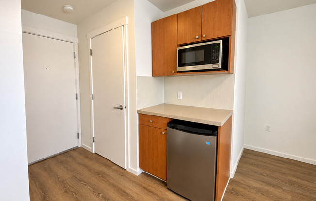 Studio, 1 bath, 190 sqft, $1,275, Unit 3205