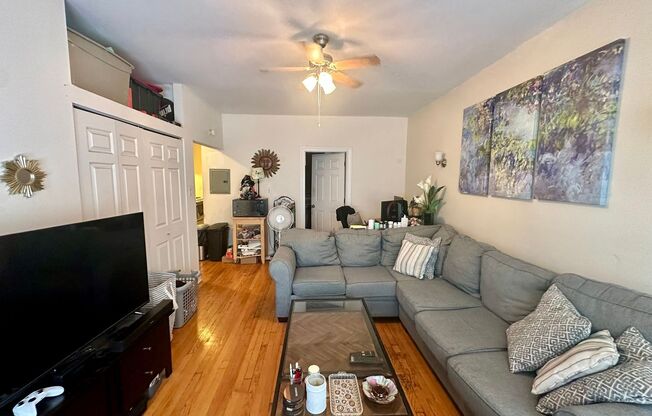 1 bed, 1 bath, 850 sqft, $1,600, Unit 1948-13