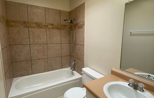 Martha Street NE-2204