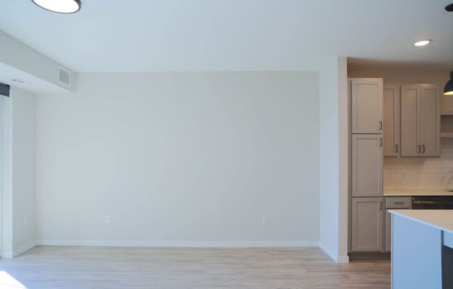 1 bed, 1 bath, 738 sqft, $1,600, Unit 209