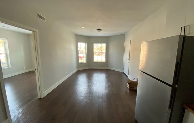 2 beds, 1 bath, 800 sqft, $1,000