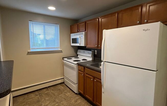 1 bed, 1 bath, 550 sqft, $1,250, Unit C01