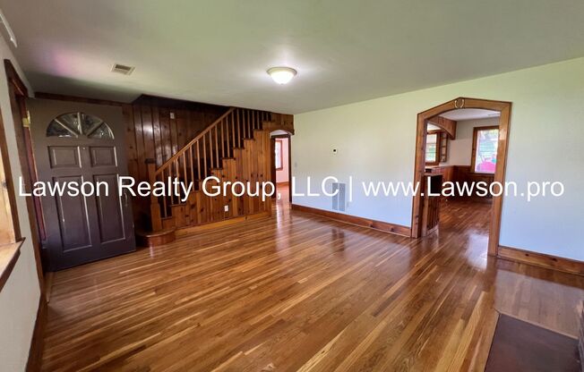 2 beds, 1 bath, $1,395