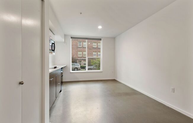 Studio, 1 bath, 305 sqft, $1,495, Unit 602