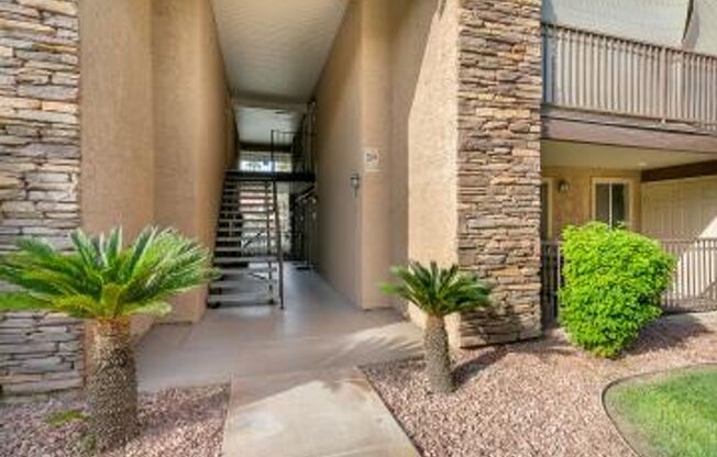 Bella Vita Condominium/Ground Floor/Upgraded/Minutes to the Strip