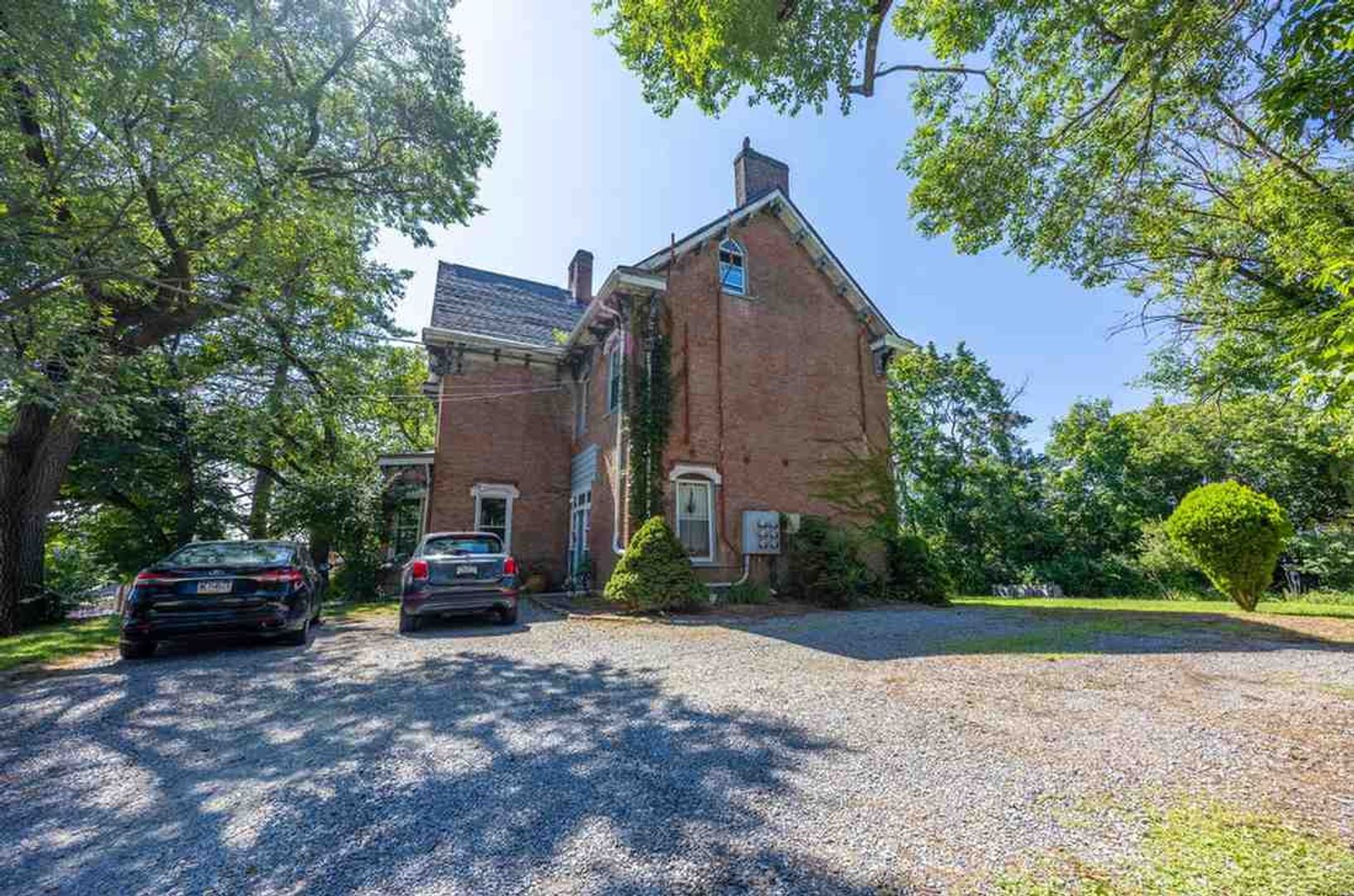 991 Leon Road