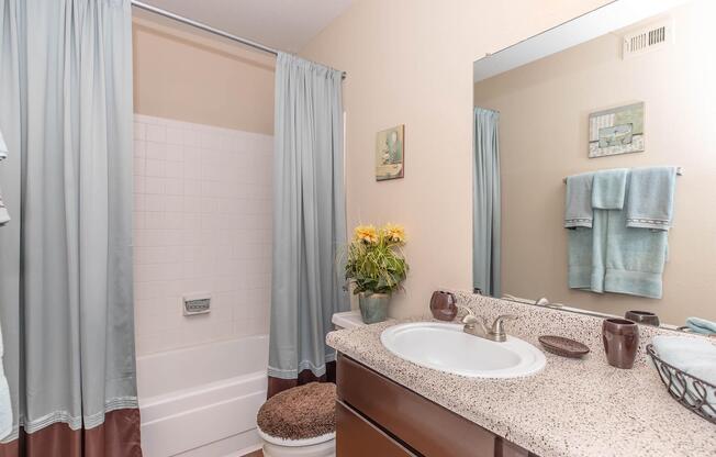 1 bed, 1 bath, 745 sqft, $895