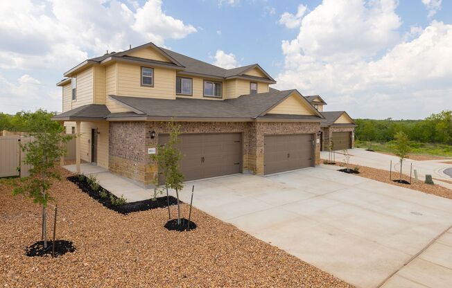 GORGEOUS 3 BEDROOM DUPLEX LOCATED IN CONVERSE, TX!