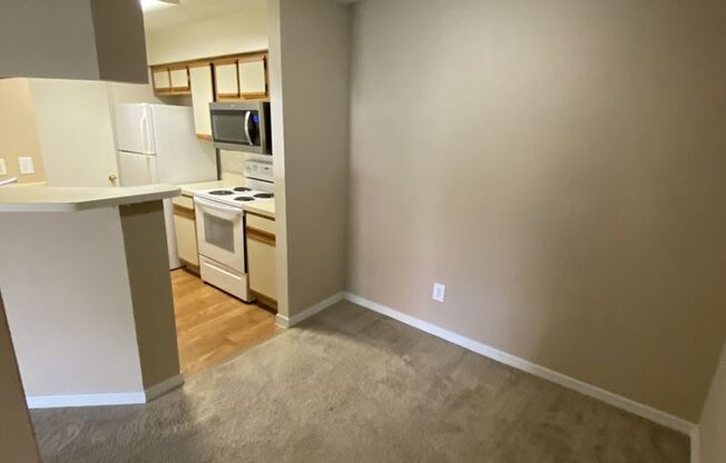 1 bedroom 1 bath washer and dryer included