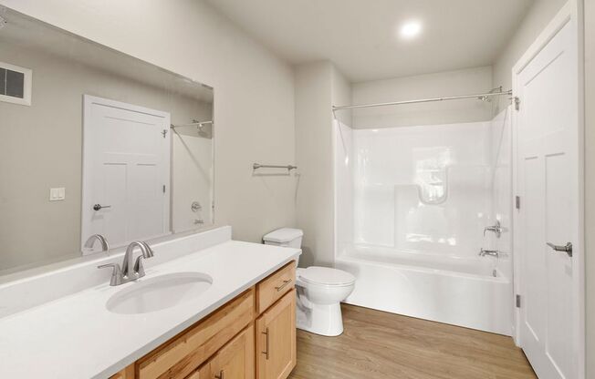 1 bed, 1 bath, 1,021 sqft, $1,549.99, Unit 194-05