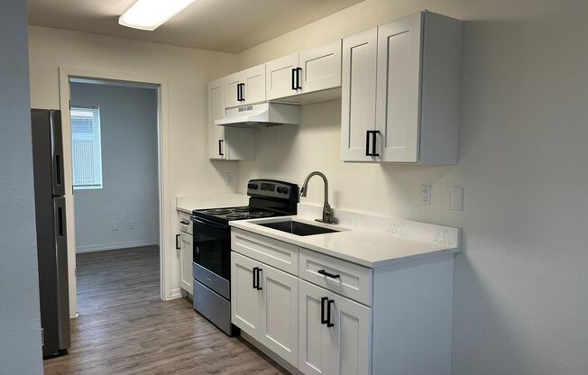 1 bed, 1 bath, 304 sqft, $905, Unit Unit 114