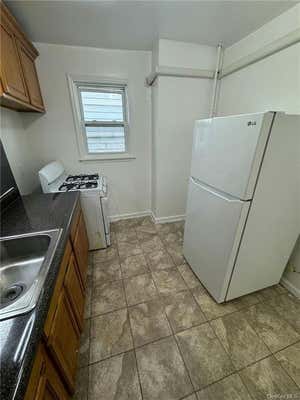 4 beds, 1 bath, 991 sqft, $3,800, Unit 2FL