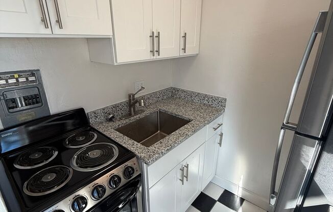 Studio, 1 bath, 400 sqft, $895, Unit #418