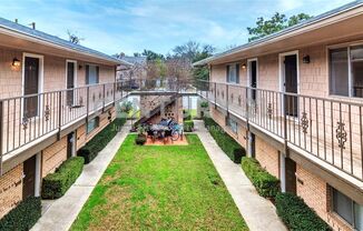 2 beds, 1 bath, $1,495, Unit UNIT J