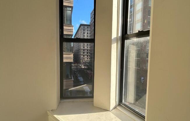 1 bed, 1 bath, $3,800, Unit 4E