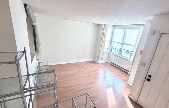 10 EUGENE CIR