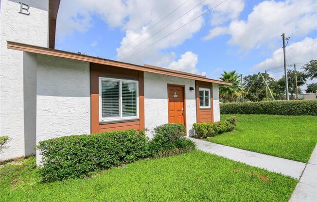 2 beds, 2 baths, 864 sqft, $1,500