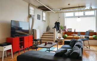 1054-66 W. Cornelia Ave