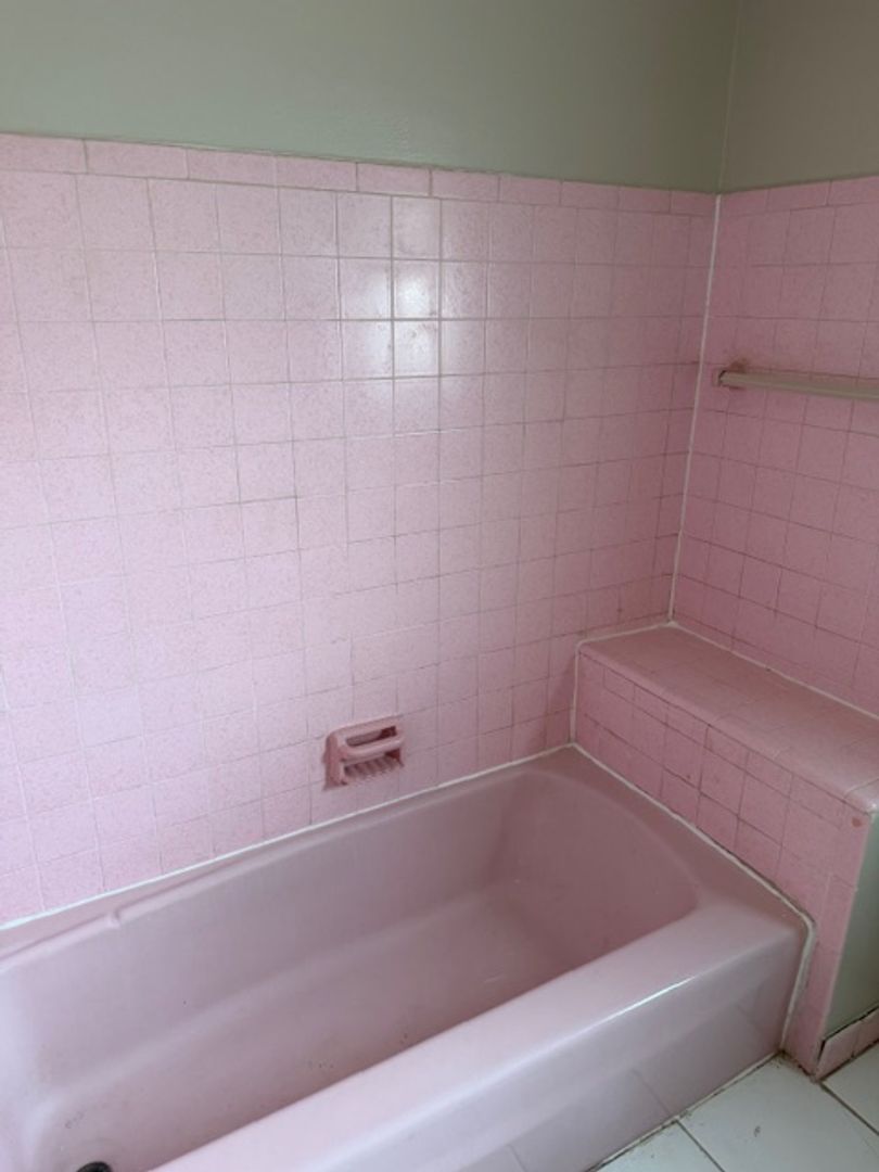 7111-13 W Brentwood Ave