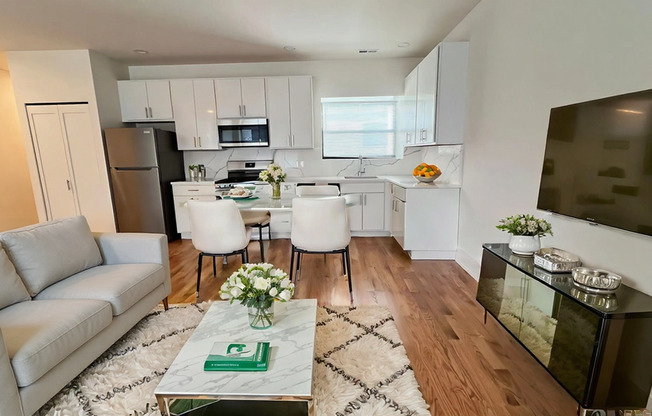 New Renovation 2 BR/2 BA right by the lake!