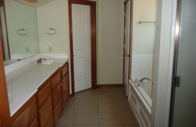 3 beds, 2 baths, $1,500