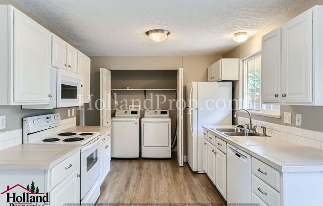 3 beds, 1 bath, $2,495