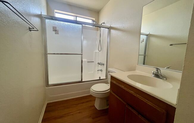 2 beds, 1 bath, $1,925, Unit 7