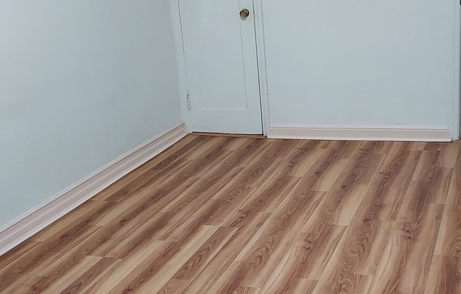 1 bed, 1 bath, 700 sqft, $2,100