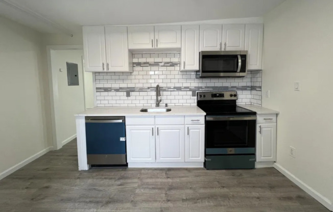 126 1 ROCKAWAY BCH BLVD