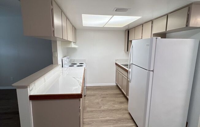1 bed, 1 bath, 700 sqft, $1,325, Unit 273