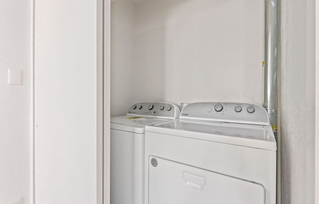 2 beds, 1 bath, 700 sqft, $1,150, Unit 221