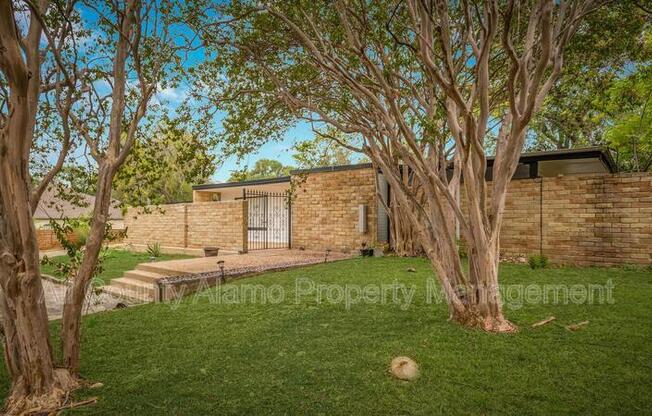 211 BEECHWOOD LN