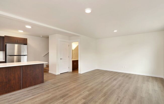 3 beds, 2.5 baths, 1,200 sqft, $1,950, Unit 404-C