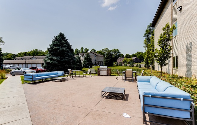 Community BBQ Area | White Pines Apartments | Shakopee MN Apartments For Rent