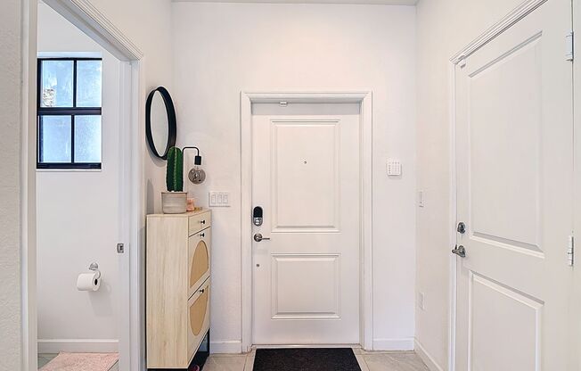 Gorgeous 3 bedroom 2 1/2 bath Townhouse built in 2022 in Miami