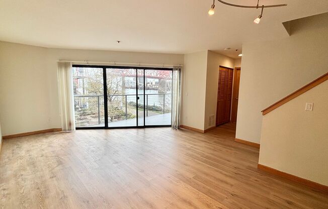Spacious 2BR/2BA Condo – 1,086 SF + Parking + River Views | NW Portland