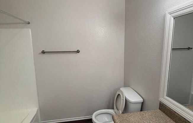 1 bed, 1 bath, 750 sqft, $2,160, Unit 802