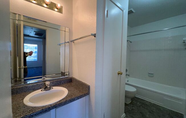 1 bed, 1 bath, 660 sqft, $1,000, Unit 1206