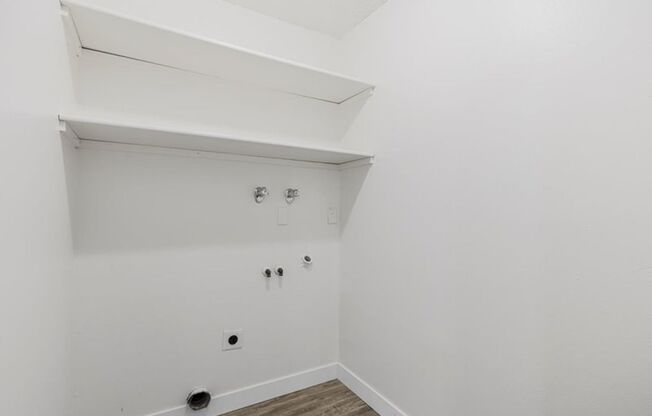 1 bed, 1 bath, 788 sqft, $1,300, Unit 902