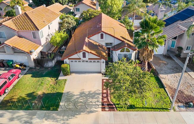 Beautifully Single Story 3 Bed/2 Bath Home with Spacious Living Room and Backyard Oasis in Murrieta!