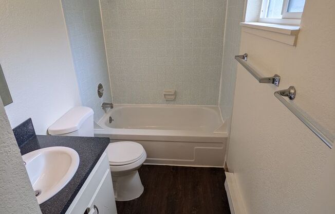 2 beds, 2 baths, 900 sqft, $1,575, Unit #01