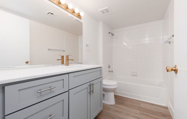 3 beds, 2 baths, $1,675, Unit # 1080