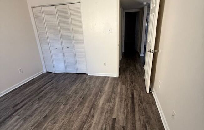 2 beds, 1 bath, 940 sqft, $1,100, Unit 113B